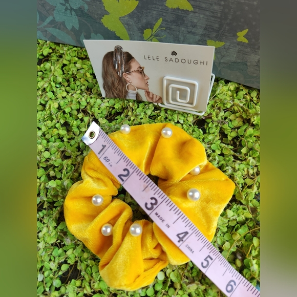 LELE SADOUGHI Bright Yellow Velvet White Pearls Stretchy Hair Scrunchie L 4" NEW - Picture 3 of 6
